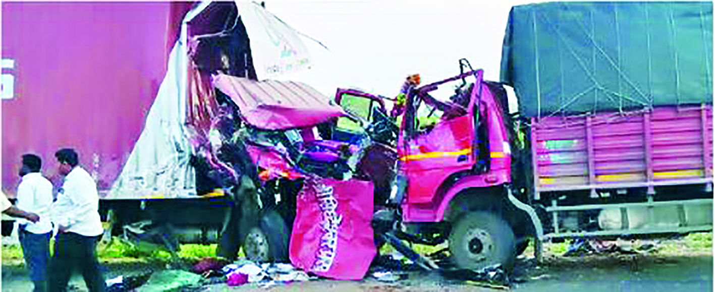 आयशर-कंटेनरच्या धडकेत दोन ठार