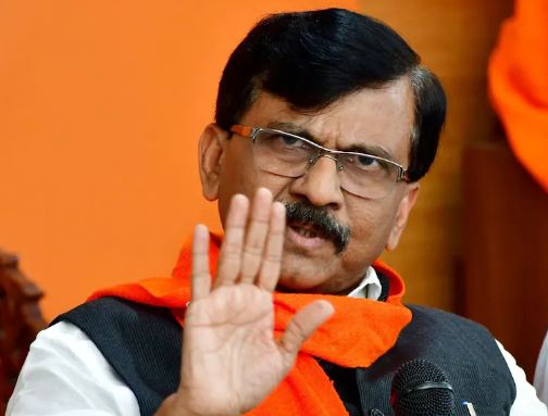 शिंदे-अजित पवार गट भाजपची अंगवस्त्र, मोदी-शाहांनी या लोकांची मांजरं केलीत,  संजय राऊतांचा हल्लाबोल