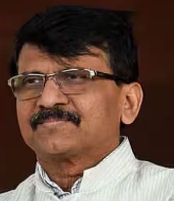 फडणवीसांच्या कारकीर्दीत मुंबई, महाराष्ट्राचा उडता महाराष्ट्र झालाय; संजय राऊतांचा घणाघात 