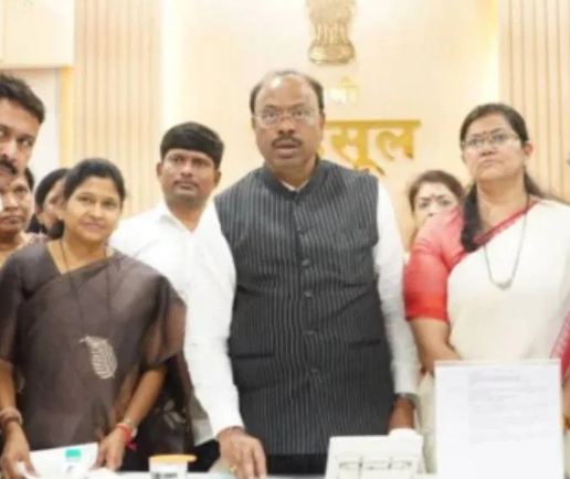 जमिनीची  नोंद एका क्लिकवर; राज्य सरकारचा दमदार निर्णय, असा होणार मोठा फायदा