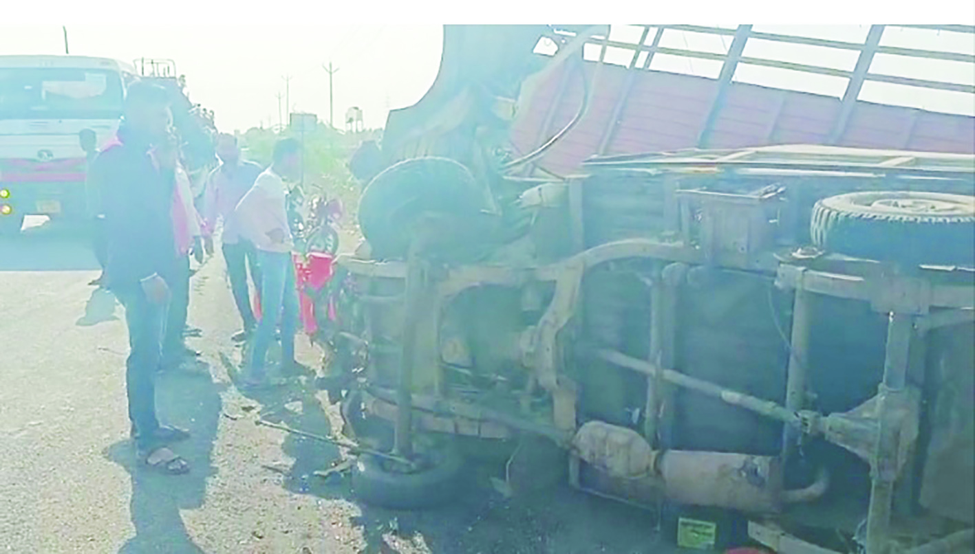  आयशर - छोटा हत्तीची समोरासमोर धडक; एकाचा मृत्यू, १ जखमी