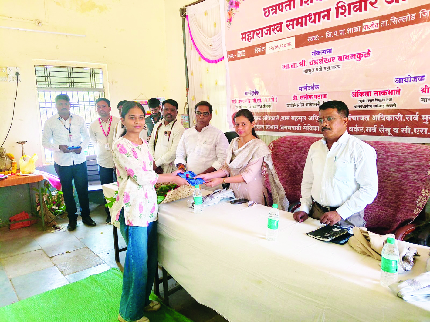 रहिमाबाद येथे राष्ट्रसंत तुकडोजी महाराज यांच्या जयंतीनिमित्त भजनसंध्या