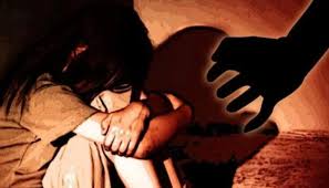 नरसापूर येथील अल्पवयीन मुलीवरील अत्याचार प्रकरणी कठोर शिक्षेची मागणी
