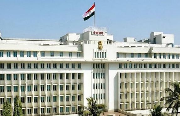 राखीव प्रवर्गांबाबतच्या त्या निर्णयाला स्थगिती, मंत्रिमंडळाचा निर्णय : महाधिवक्त्यांचे मत घेणार