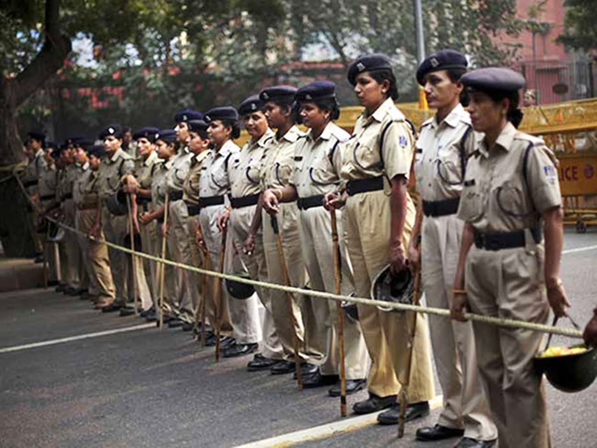 गोळीबार करणाऱ्या वाळू तस्करांच्या शोधासाठी पोलिसांची चार पथके रवाना