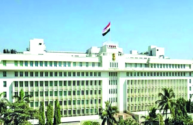 भांडवली मालमत्ता निर्माण न करता दाखवला खर्च !! नगरविकास खात्यावर कॅगचे ताशेरे , आरोग्य खात्यावरही ठपका; लाडकी बहीण योजनेतील गंभीर चूक उघड