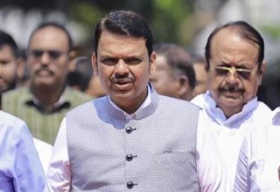 केंद्रीय मंत्री धर्मेंद्र प्रधानांचा राजीनामा, मुख्यमंत्री देवेंद्र फडणवीस यांना दिल्लीचे निमंत्रण 